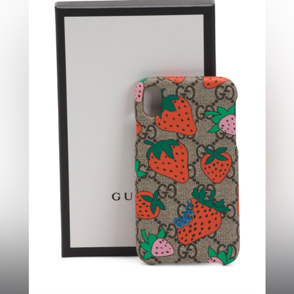 NWB GUCCI STRAWBERRY IPHONE CASE